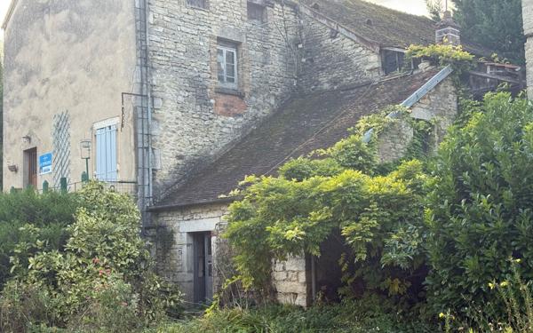 Maison à vendre    4 pièces •  Bèze