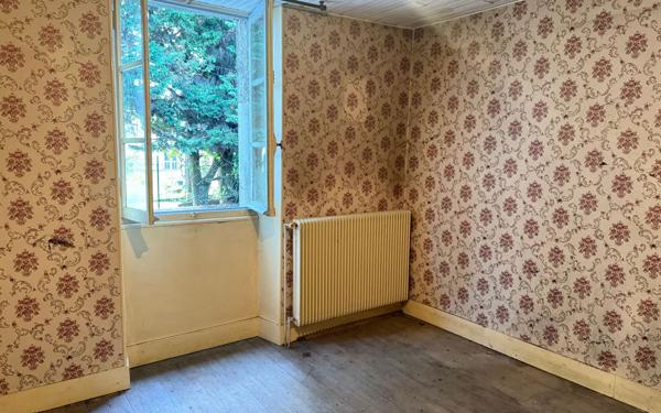 Maison à vendre    4 pièces •  Bèze