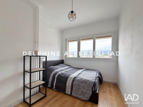 Location appartement 4 pièces 74 m² Toulon