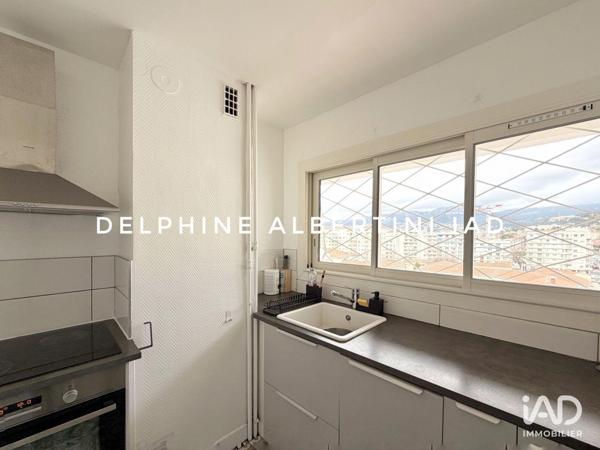 Location appartement 4 pièces 74 m² Toulon