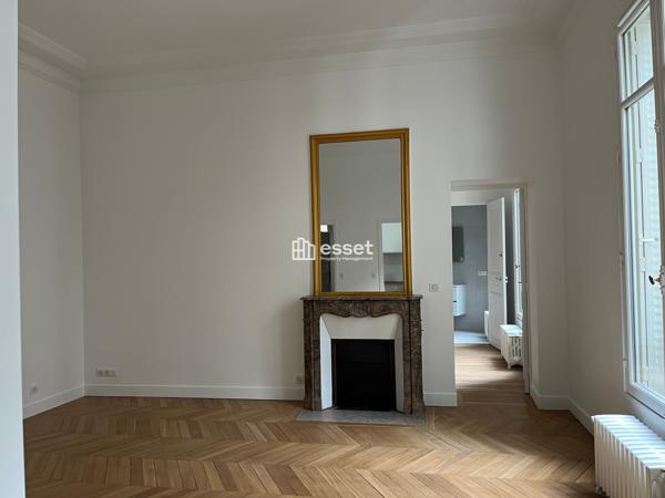 Location Appartement 2 pièces 56 m² - Paris 75016