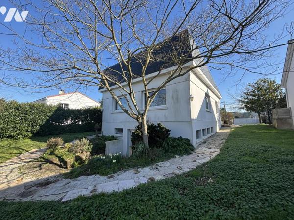 Le Loroux-Bottereau – Maison atypique (ancienne banque) – 230 m² – 10 pièces