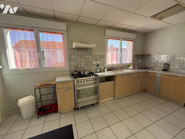 Le Loroux-Bottereau – Maison atypique (ancienne banque) – 230 m² – 10 pièces