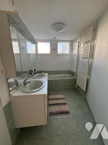 Le Loroux-Bottereau – Maison atypique (ancienne banque) – 230 m² – 10 pièces