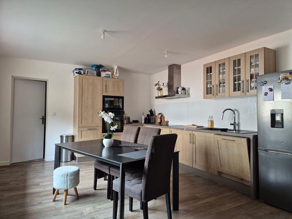 LISLE SUR TARN . APPARTEMENT DE +/- 80 M²