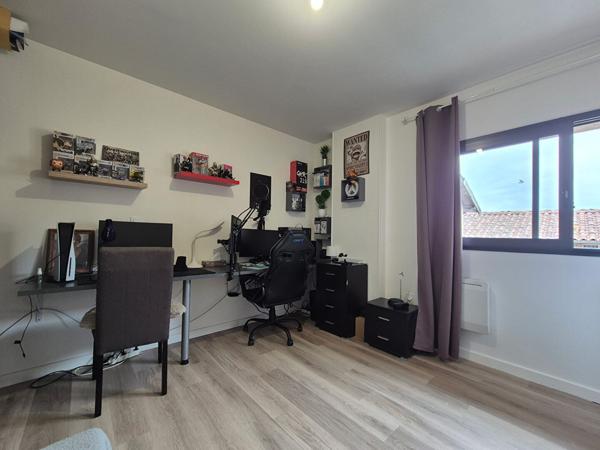 LISLE SUR TARN . APPARTEMENT DE +/- 80 M²
