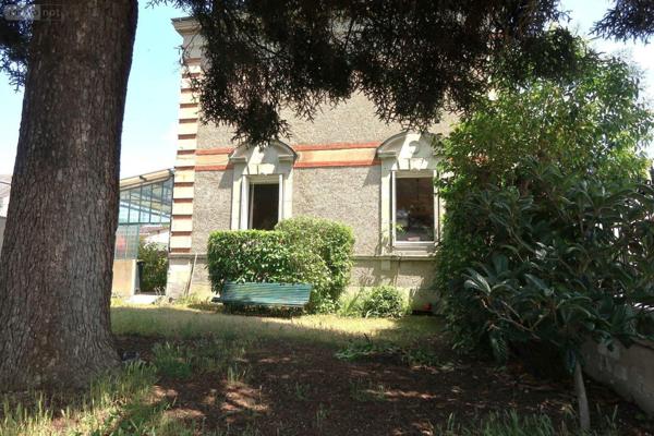Maison de ville à vendre à Châtellerault dans la Vienne (86100), ref : 86024-MAIS2369 Centre-ville