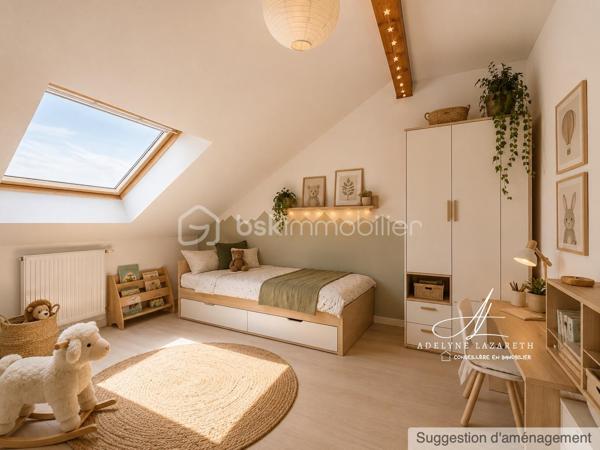 Vous recherchez un appartement spacieux, lumineux et prêt à accueillir votre famille ? Ce magnifique duplex T4 a tout pour vous séduire sur la commune de VIEUGY !

Dès l'entrée, vous découvrirez un intérieur bien agencé avec de nombreux rangements. Le séjour, baigné de lumière naturelle, constitue un véritable espace de vie convivial. La cuisine séparée, aménagée et équipée, offre un cadre pratique pour le quotidien. Un WC indépendant complète ce premier niveau.

À l'étage, l'espace nuit se compose de trois chambres lumineuses, idéales pour accueillir une famille ou aménager un bureau selon vos besoins. Une salle d'eau ainsi qu'une buanderie et une petite mezzanine viennent compléter ce niveau.

À l'extérieur, vous profiterez d'une grande terrasse, véritable prolongement de l'espace de vie, parfaite pour les repas en plein air et les moments de détente.

L'appartement dispose également d'une cave privative, idéale pour le stockage.

Quelques travaux de rafraîchissement permettront de révéler tout le potentiel de ce bien et de le mettre à votre goût, faisant de cet appartement une belle opportunité pour créer un intérieur qui vous ressemble.

Un garage est également disponible en supplément, un véritable petit plus pour votre confort au quotidien.

Les atouts du bien :

- Appartement T4 en duplex
- Grande terrasse
- Lumineux
- Cuisine séparée aménagée et équipée
- Nombreux rangements
- Salle d'eau
- Petite Buanderie
- WC indépendant
- Cave privative
- Garage possible en supplément
- Beau potentiel après rafraîchissement

Un bien rare offrant espace, luminosité et qualité de vie, à découvrir sans tarder !

Emplacement idéal, situé dans un quartier très calme et paisible, proche des petits commerces à pied, de la Zone commerciale et de l'Autoroute.

Ne tardez pas, contactez-moi pour organiser une visite et découvrir tout son potentiel.