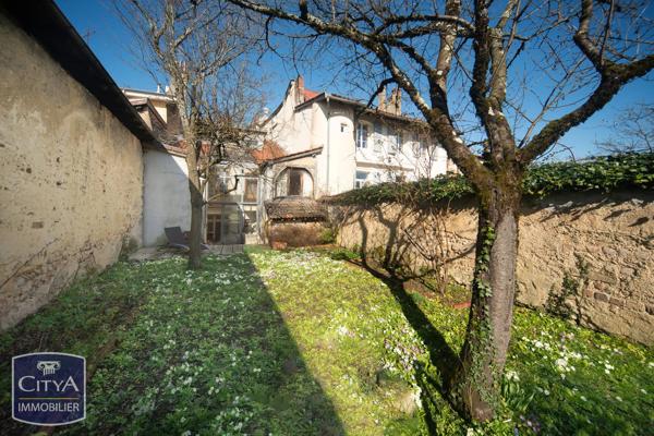 Maison à vendre 8 pièces 262m² Bourg-en-Bresse (01000)