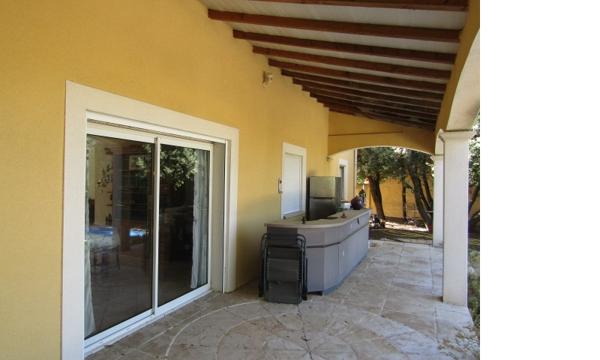 Villa plain pied 140m² sur 1000m² de terrain avec piscine, Donzère 379 000HAI