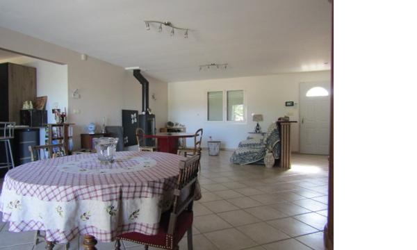 Villa plain pied 140m² sur 1000m² de terrain avec piscine, Donzère 379 000HAI