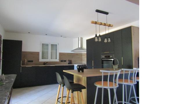 Villa plain pied 140m² sur 1000m² de terrain avec piscine, Donzère 379 000HAI