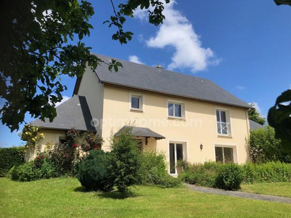 Proximité de Dozule - Maison de plain pied - 199 m2 - 5 chambres dont une en RDC - Dépendance - Garages - Terrain 2000 m2