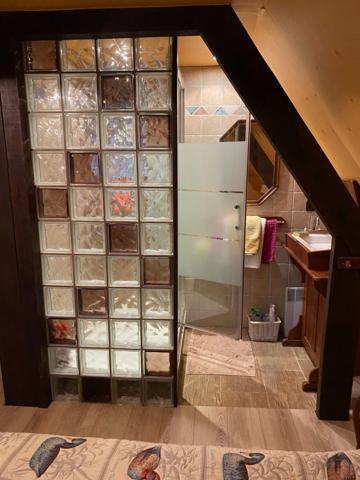 Maison type chaumière et son annexe 182 M2 en surface utile 4 Chambres grand salon au calme exposition sud sur un terrain de 6400 M2