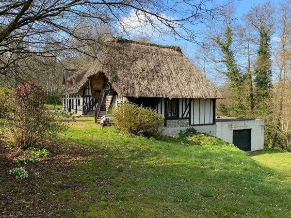 Maison type chaumière et son annexe 182 M2 en surface utile 4 Chambres grand salon au calme exposition sud sur un terrain de 6400 M2