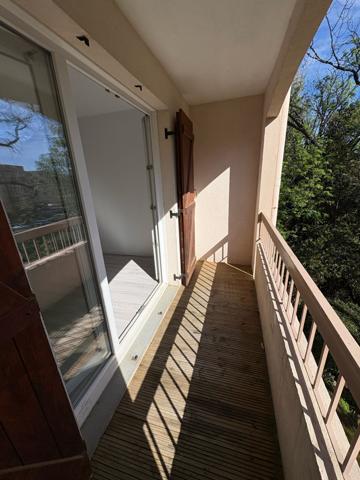 Hyères (83400) Studio + stationnement proche gare et plage