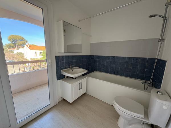 Hyères (83400) Studio + stationnement proche gare et plage