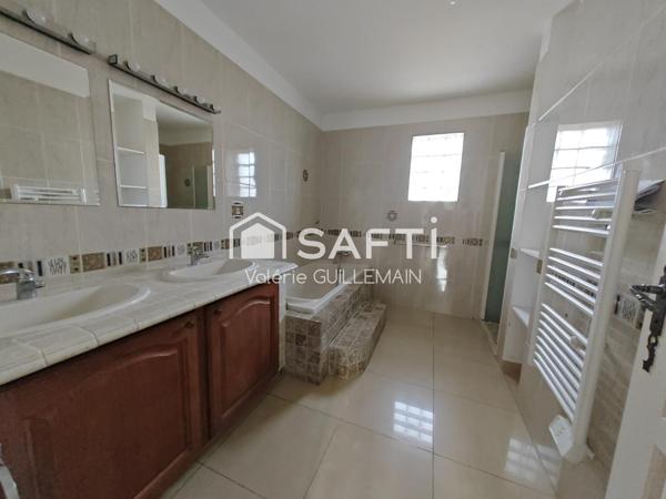 Maison plain pied T5 de 104m² sur 517m² de terrain à Istres