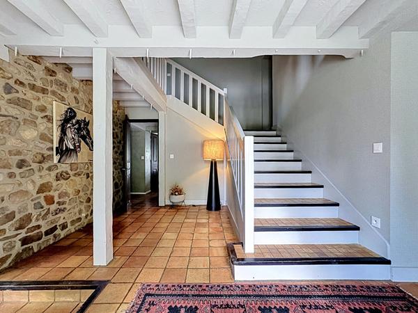 Longère en pierre -Saint-Pierre-La-Cour - 271.61m2