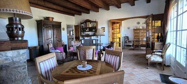 Vente Maison184 m² - 6 Pièces - CAVEIRAC (30820)