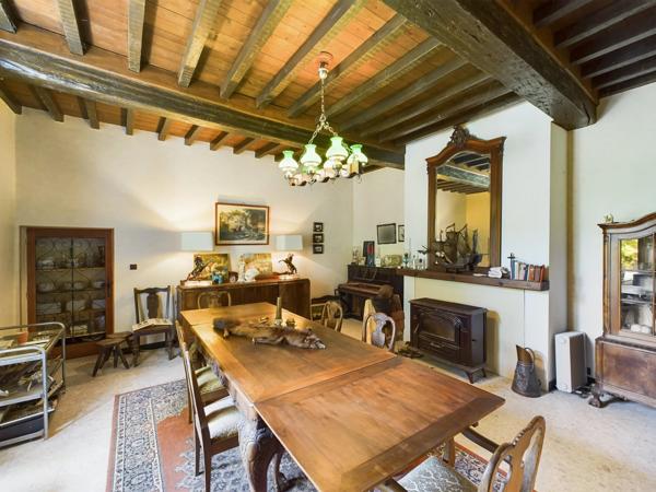 Beau domaine de 40 ha, maison d'amis et piscine