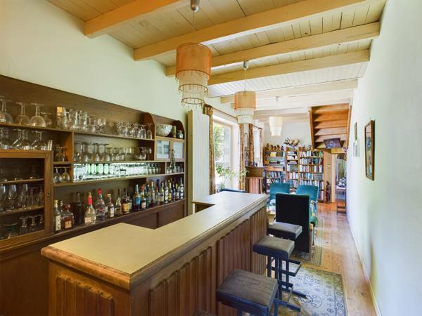 Beau domaine de 40 ha, maison d'amis et piscine