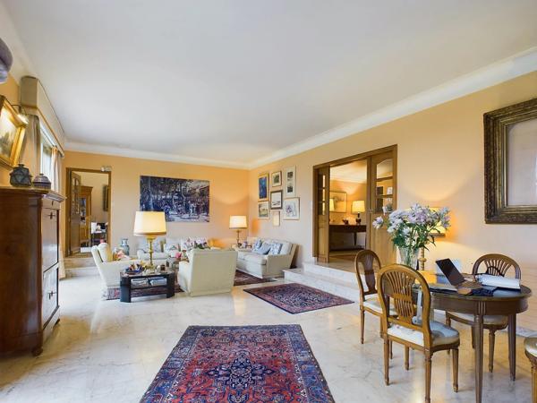 Belle situation pour cette magnifique propriété offrant six chambres