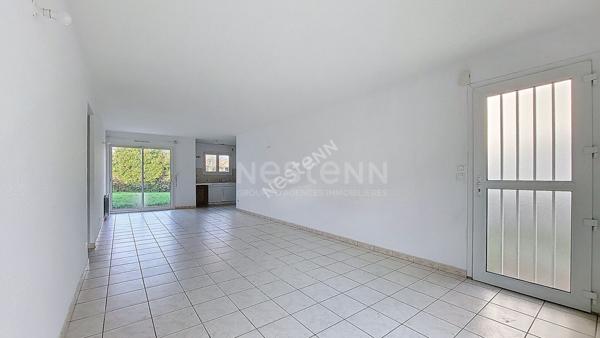 Nantes Boissière / Bout des pavés - Exclusivité ! En vente, maison d'architecte de 2005, plain pied 2 chambres, garage, jardin clos. A deux pas des petits commerces et du Tram.