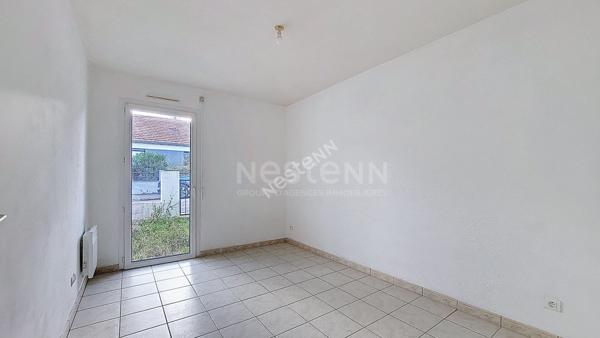 Nantes Boissière / Bout des pavés - Exclusivité ! En vente, maison d'architecte de 2005, plain pied 2 chambres, garage, jardin clos. A deux pas des petits commerces et du Tram.