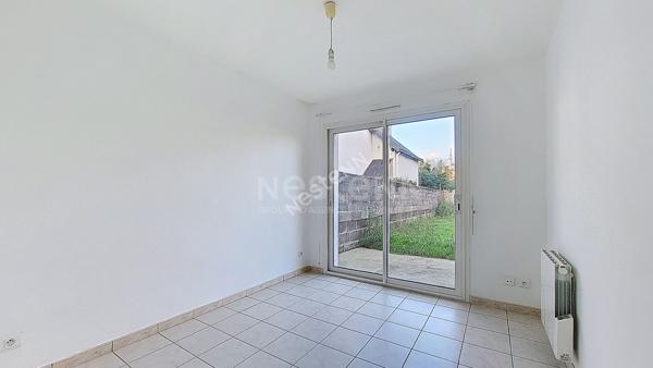 Nantes Boissière / Bout des pavés - Exclusivité ! En vente, maison d'architecte de 2005, plain pied 2 chambres, garage, jardin clos. A deux pas des petits commerces et du Tram.