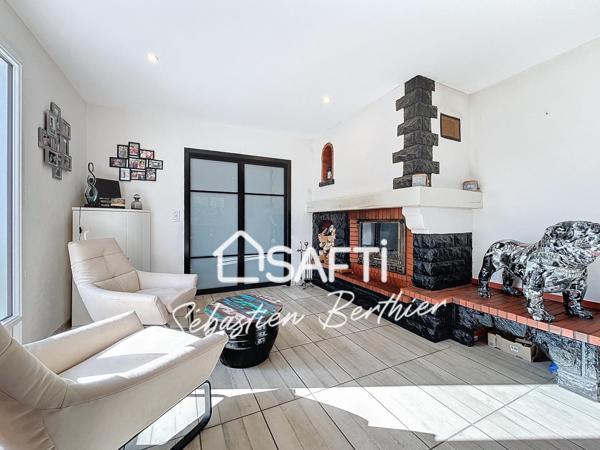 Grande maison  entièrement rénovée en 2021 de 150m² / Copropriété  divisée en deux habitations / Terrain 2500m² / Plusieurs possibilités