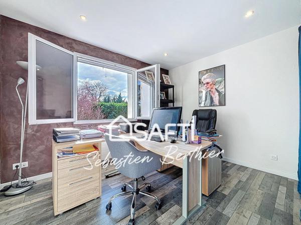 Grande maison  entièrement rénovée en 2021 de 150m² / Copropriété  divisée en deux habitations / Terrain 2500m² / Plusieurs possibilités