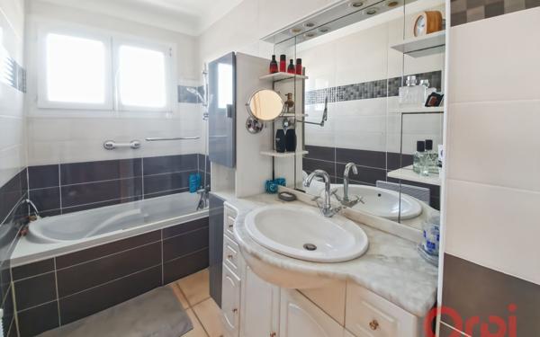 Maison à vendre    6 pièces •  Agde