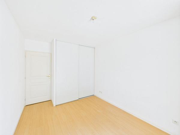 APPARTEMENT T3 EN REZ DE JARDIN AVEC CAVE ET GARAGE DANS RESIDENCE PRISEE AVEC PISCINE SITUE A BOURG LES VALENCE 26500