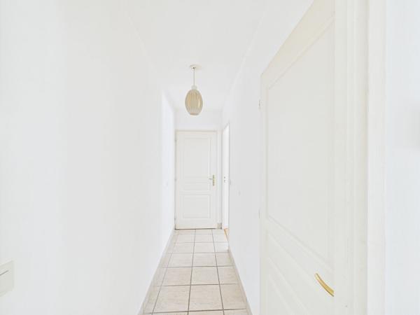 APPARTEMENT T3 EN REZ DE JARDIN AVEC CAVE ET GARAGE DANS RESIDENCE PRISEE AVEC PISCINE SITUE A BOURG LES VALENCE 26500