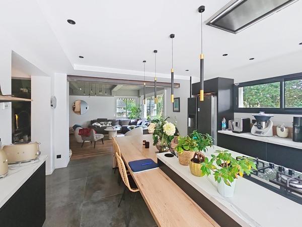 Maison de famille avec piscine dans domaine privé