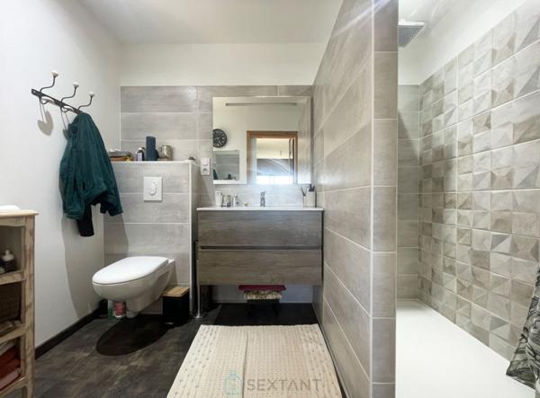 MAISON D’ARCHITECTE DE 165M² SUR UNE PARCELLE DE +/- 1 400 M²