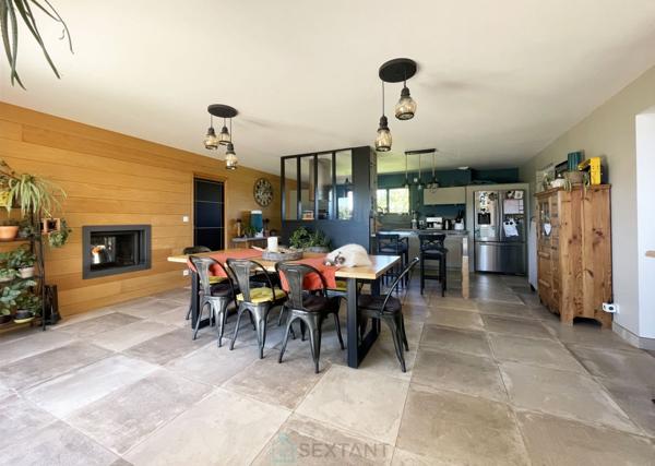 MAISON D’ARCHITECTE DE 165M² SUR UNE PARCELLE DE +/- 1 400 M²