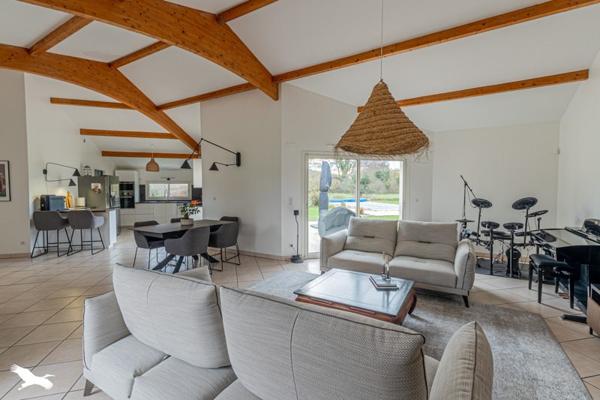 Maison à vendre 415 000 € Créon 5 p 131 m² DPE C