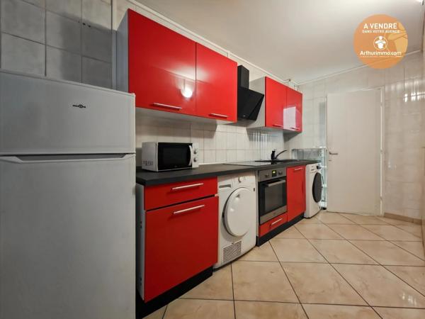Vente                                                      Appartement
                        
                     3 pièces                      78 m2                     à Évry-Courcouronnes