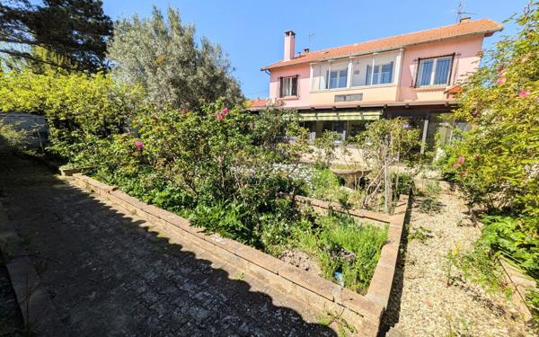 Maison à vendre    5 pièces • 183,69 m2 Le Pontet