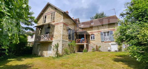 Opportunité RARE sur le secteur : Propriété sur 6300 m² avec bâtisse 220 m² sur SOUS-SOL et caves / 