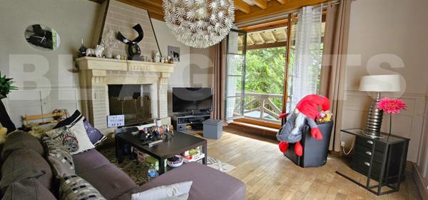 Opportunité RARE sur le secteur : Propriété sur 6300 m² avec bâtisse 220 m² sur SOUS-SOL et caves / 