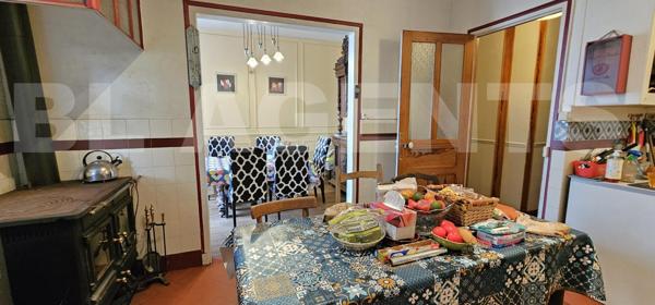 Opportunité RARE sur le secteur : Propriété sur 6300 m² avec bâtisse 220 m² sur SOUS-SOL et caves / 