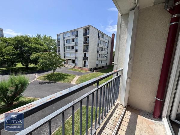 Appartement à louer 4 pièces 69.86m² Tours (37100)