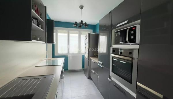 Vente                                                      Appartement
                        
                     3 pièces                      72 m2                     à Pringy