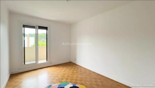 Vente                                                      Appartement
                        
                     3 pièces                      72 m2                     à Pringy