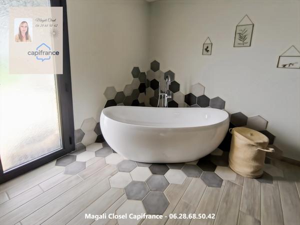 Magnifique maison contemporaine de plain-pied – 130 m² – 2018 – Terrain 7 400 m² avec piscine