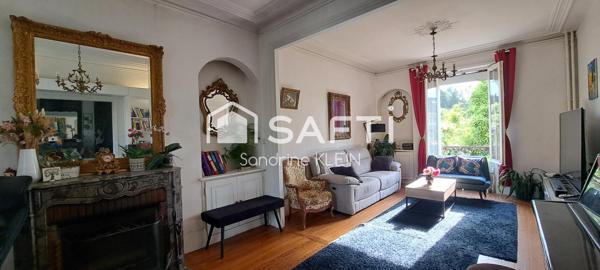 Maison de ville, 173 m², 9 pièces avec jardin, garage et dépendance
