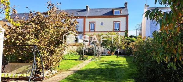 Maison de ville, 173 m², 9 pièces avec jardin, garage et dépendance